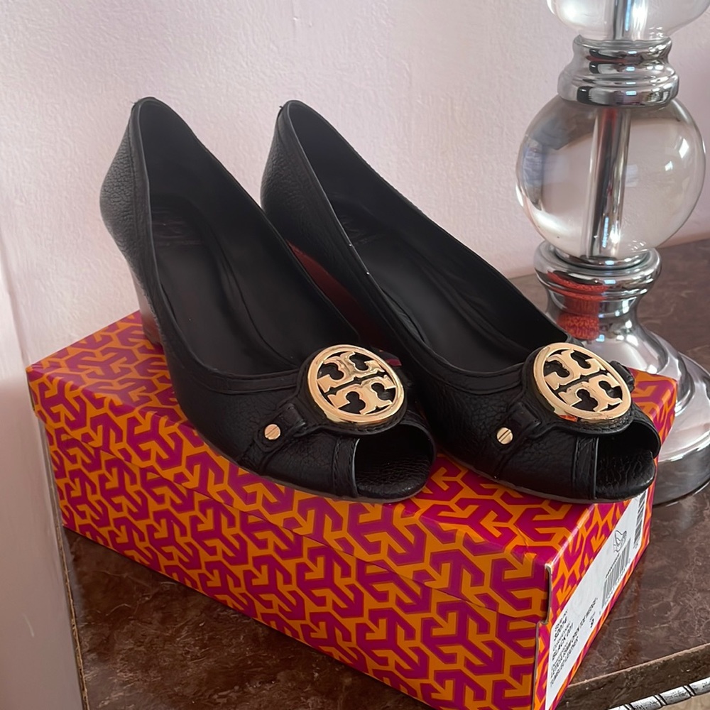 COPY - Tory burch black toe wedge